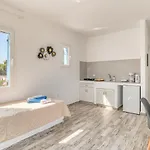 Ippocampos Seaside Serenity - Unwind At Paros Poolside Retreats Lägenhet