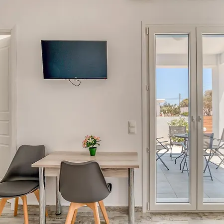 Ippocampos Seaside Serenity - Unwind At Paros Poolside Retreats * Alikí