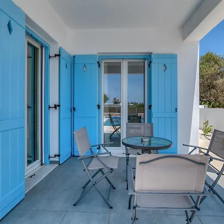 Ippocampos Seaside Serenity - Unwind At Paros Poolside Retreats