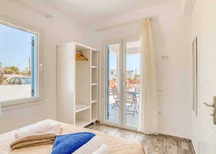 Ippocampos Seaside Serenity - Unwind At Paros Poolside Retreats Lägenhet *