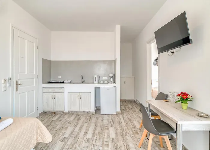 Ippocampos Seaside Serenity - Unwind At Paros Poolside Retreats Lägenhet Alikí