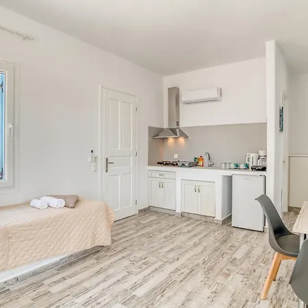 Apartment Ippocampos Seaside Serenity - Unwind At Paros Poolside Retreats *