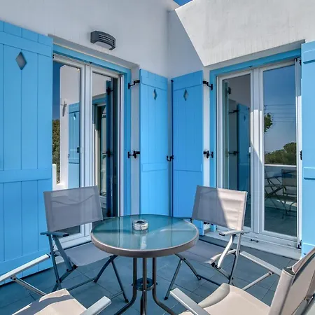 Ippocampos Seaside Serenity - Unwind At Paros Poolside Retreats Lägenhet Alikí
